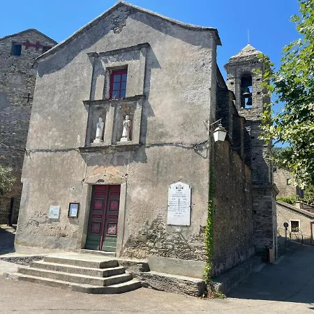 Le Refuge De La Tour Entre Et Ciel