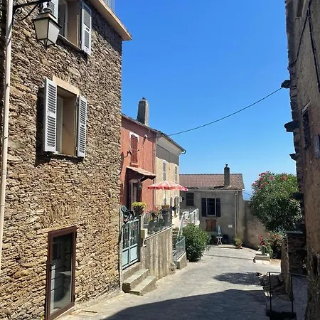 Appartamento Le Refuge De La Tour Entre Et Ciel Porri
