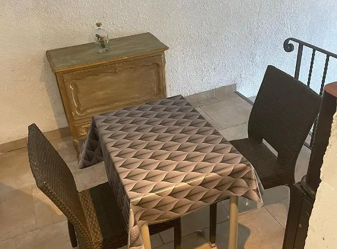 דירה Le Refuge De La Tour Entre Et Ciel