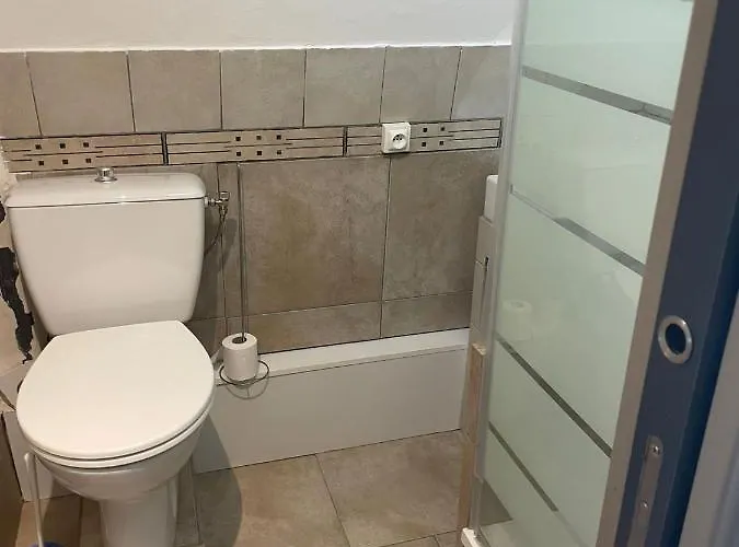 דירה Le Refuge De La Tour Entre Et Ciel