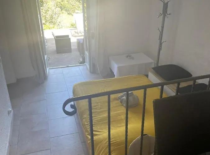 Le Refuge De La Tour Entre Et Ciel דירה Porri