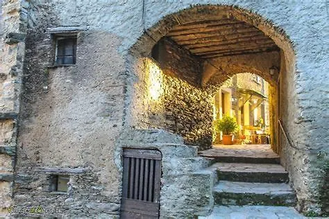 Le Refuge De La Tour Entre Et Ciel דירה Porri