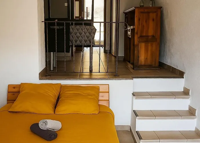 Le Refuge De La Tour Entre Et Ciel דירה Porri